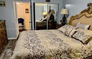 2-bedroom apartments in condo 159 m² in Hallandale Beach for $429,000