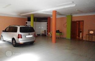 5-bedroom house 460 m² in Martorell for 798,000 €
