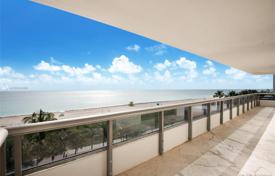 Seven-room exclusive apartment near the beach in Miami Beach, Florida, USA for 3,654,000 €