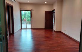 4-bedroom cottage in Huai Khwang for $4,600 per week
