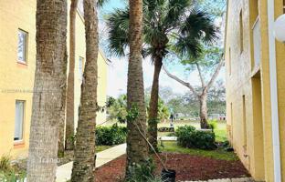 2-bedroom apartments in condo 97 m² in Coral Springs for $255,000