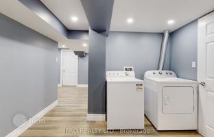 10-bedroom house in North York for C$2,059,000