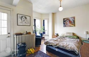 11-bedroom townhouse in Old Toronto for C$2,235,000