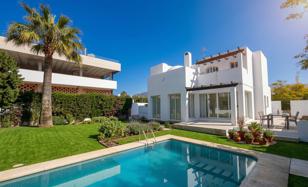 5-bedroom villa 349 m² in Marbella for 1,330,000 €