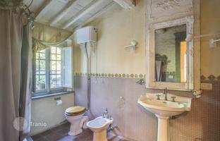 5-bedroom villa 400 m² in Camaiore for 2,400,000 €