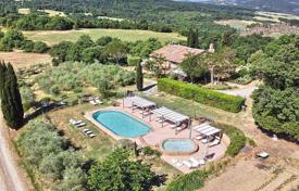 Traditional villa with a large plot in Pomarance, Tuscany, Italy for 1,785,000 €