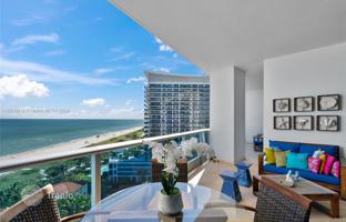 4-bedroom apartments in condo 370 m² in Collins Avenue for $6,100,000