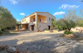 Villa with a plot of land with a forest, a swimming pool, a garden and a guest house, Costitx, Spain for 895,000 € Villa with a plot of land with a forest, a swimming pool, a garden and a guest house, Costitx, Spain for 895,000 €
