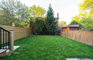12-bedroom house in Etobicoke for C$2,375,000