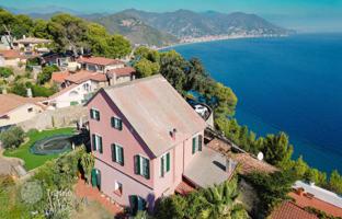 4-bedroom villa 259 m² in Liguria for 980,000 €