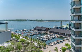 6-bedroom apartment in Queens Quay West for C$1,068,000