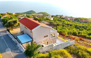 4-bedroom villa 430 m² in Sveti Stefan for 1,700,000 €