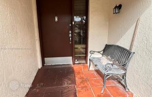 2-bedroom house 121 m² in West End for $400,000