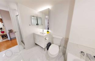2-bedroom apartment in The Esplanade for C$976,000