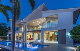 Comfortable villa with a backyard, a swimming pool, a terrace and two garages, Fort Lauderdale, USA for $4,000,000