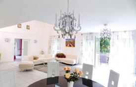 Apartment with a balcony, a view of the park and two parking spaces in a well-kept residential complex, near the center of Baden-Baden for 775,000 €