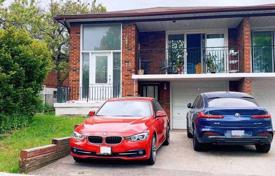 Terraced house – Scarborough, Toronto, Ontario,  Canada for C$1,207,000
