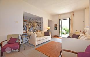 3-bedroom apartment 207 m² in Liguria for 630,000 €