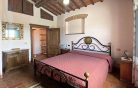 Marciano della Chiana (Arezzo) — Tuscany — Rural/Farmhouse for sale for 700,000 €
