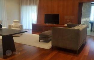 7-bedroom cottage 1,550 m² in Lakatamia for 18,000,000 €