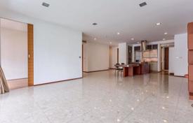 3 bed Condo in Ficus Lane Phra Khanong Sub District for $818,000