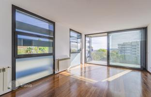 2-bedroom apartment 90 m² in Barcelona for 750,000 €