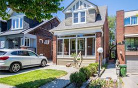 Townhome – Hillsdale Avenue East, Toronto, Ontario,  Canada for C$2,022,000