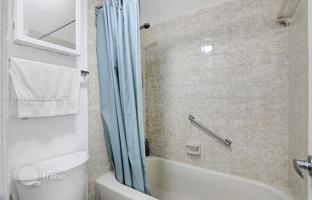 2-bedroom apartments in condo 95 m² in Pembroke Pines for $265,000