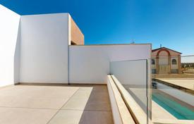 Terraced villas with basement and private pool in La Finca Golf for 350,000 €