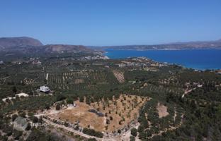 Land plot 6,119 m² in Tsivaras for 440,000 €