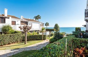 2-bedroom townhouse 97 m² in Estepona for 469,000 €