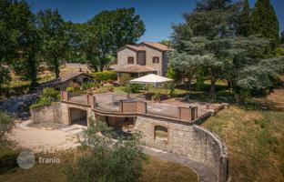 2-bedroom country house 298 m² in Avigliano Umbro for 580,000 €