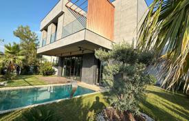 Luxury villas 500 m from the beach. Price on request