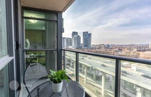 4-bedroom apartment in Fort York Boulevard for C$855,000