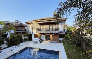 3-bedroom villa 185 m² in Camyuva for 28,381,000 TRY