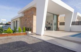 Villa – Torrevieja, Valencia, Spain for 449,000 €