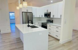 Townhome – Coral Springs, Florida, USA for $699,000