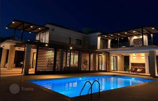 4-bedroom villa 277 m² in Aphrodite Hills for 2,850,000 €