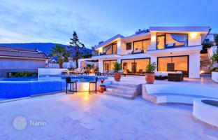 4-bedroom villa 300 m² in Kalkan for 111,056,000 TRY