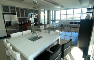 3-bedroom apartments in condo 167 m² in Miami for $1,099,000