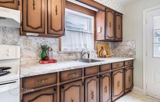 9-bedroom house in Etobicoke for C$1,871,000