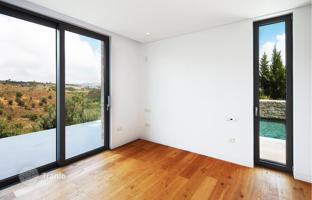 3-bedroom villa 200 m² in Tsada for 1,720,000 €