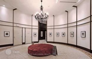 5-bedroom apartment in Yonge Street for C$964,000