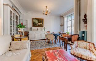Classic three-bedroom apartment near the Promenade des Anglais, Nice, France for 715,000 €
