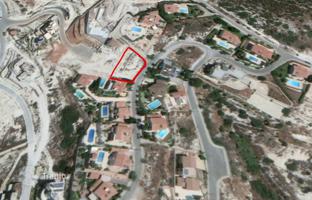 Land plot 840 m² in Agios Tychonas for 600,000 €