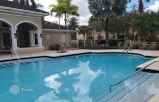 2-bedroom apartments in condo 105 m² in West Palm Beach for $315,000