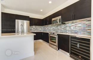 4-bedroom house 321 m² in Miami for $1,150,000