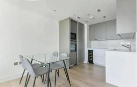 One-bedroom apartment in a new residence with a swimming pool, near an underground station, London, UK for 962,000 €
