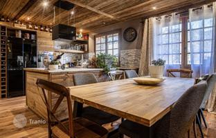 Large renovated farmhouse near bus stop and ski slopes, Morzine, France for 1,290,000 €