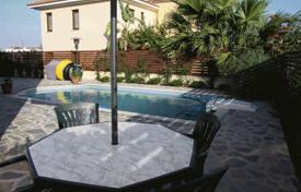 Comfortable townhouse with a landscaped garden, a swimming pool and verandas, Livadia, Cyprus for 675,000 €